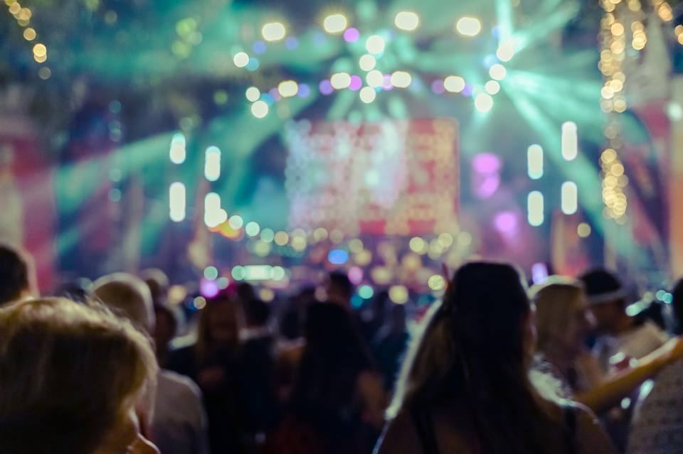 Samba night, lights and crowd